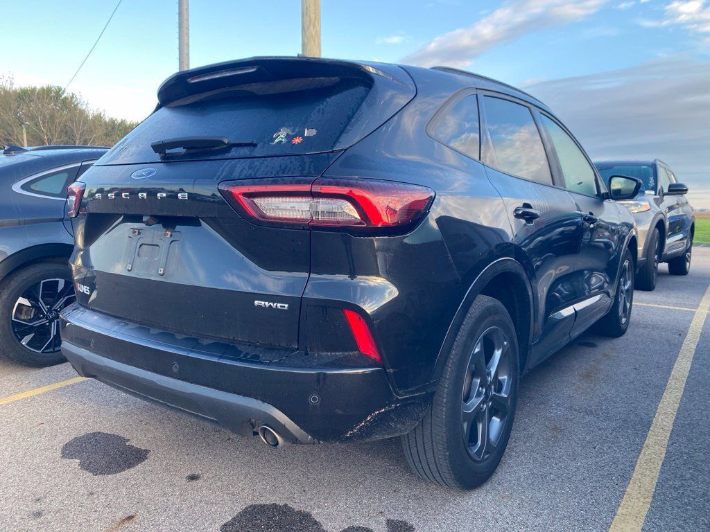 Used 2023 Ford Escape ST-Line Select w/ Tech Pack #2 AWD/4WD image 7
