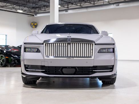 Used 2024 Rolls-Royce Spectre w/ Spectre Launch Package AWD/4WD image 2