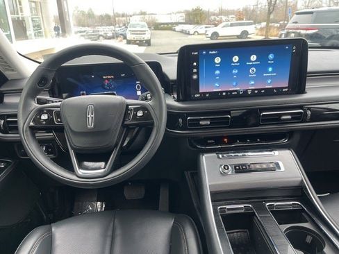 Used 2025 Lincoln Aviator AWD image 20