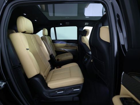 Used 2026 Cadillac Escalade IQ Sport 2 AWD/4WD image 11