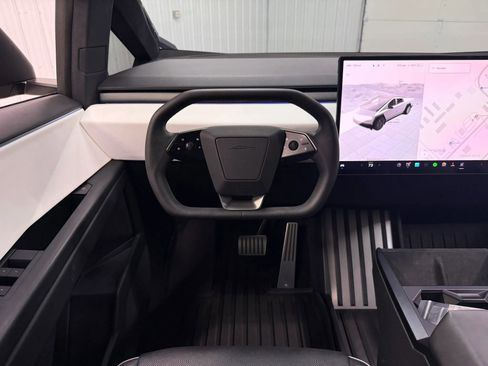 Used 2024 Tesla Cybertruck AWD Crew Cab image 16