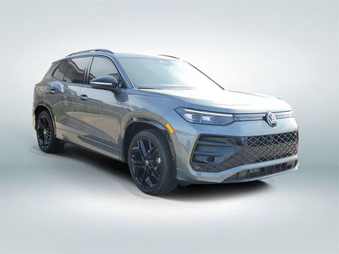 New 2026 Volkswagen Tiguan SE R-Line FWD image 2