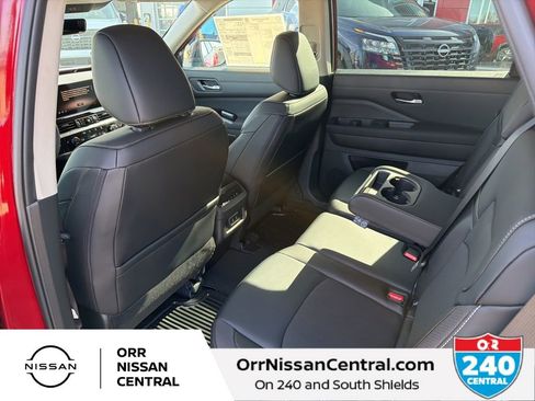 New 2026 Nissan Pathfinder SL FWD image 16