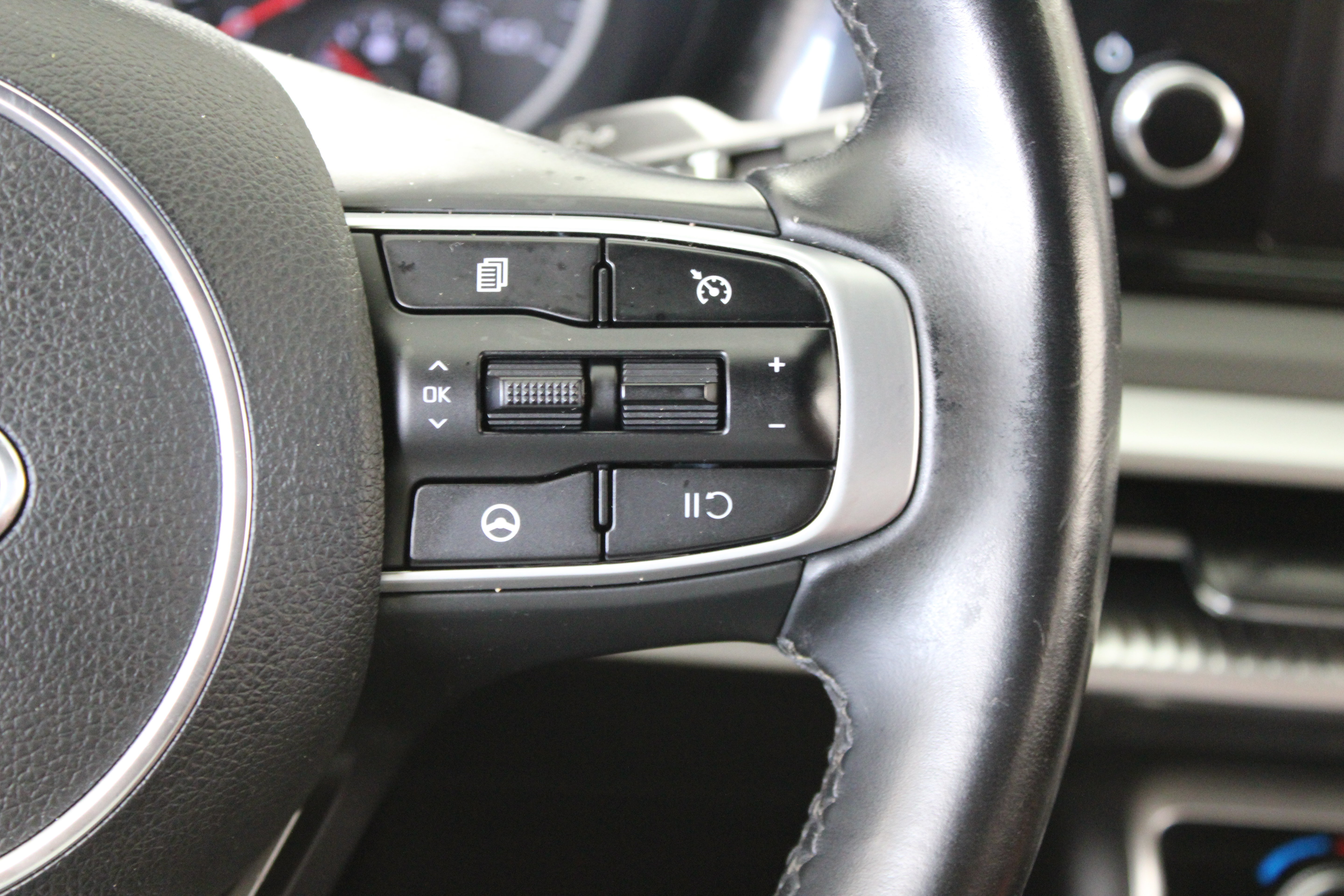 Used 2021 Kia K5 GT-Line FWD image 16
