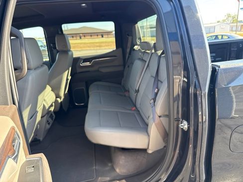 Used 2025 GMC Sierra 1500 SLT AWD/4WD image 26