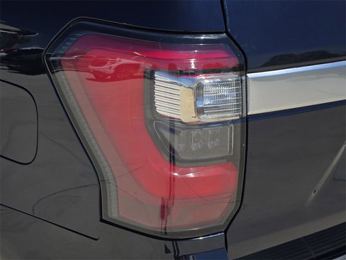 Used 2021 Ford Expedition Platinum image 6