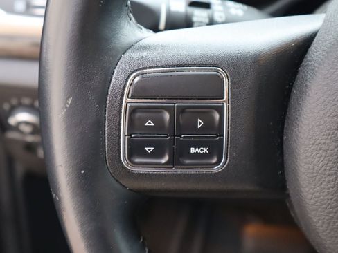 Used 2013 Jeep Grand Cherokee Laredo w/ Laredo E Group RWD image 11