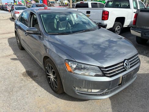 Used 2015 Volkswagen Passat 1.8T SE FWD image 2
