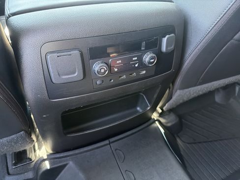Used 2019 Chevrolet Suburban Premier image 6
