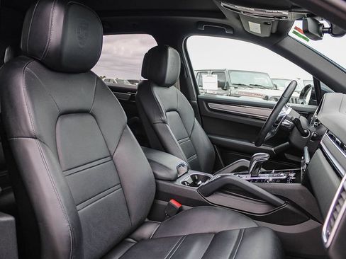 Used 2022 Porsche Cayenne Platinum Edition AWD/4WD image 17