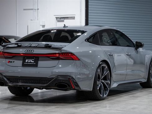 Used 2021 Audi RS 7 Sportback w/ Carbon Optic Package AWD/4WD image 13