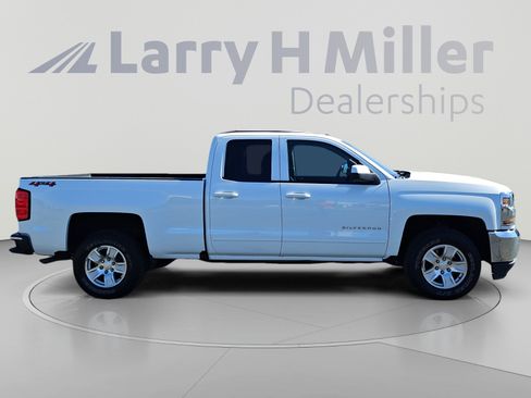 Used 2018 Chevrolet Silverado 1500 LT w/ Trailering Package AWD/4WD image 6