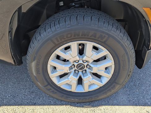 Used 2023 Nissan Frontier SV image 12