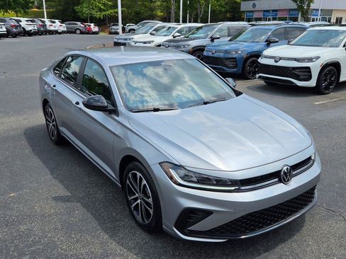 Used 2025 Volkswagen Jetta Sport FWD image 7
