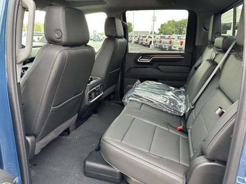 New 2026 GMC Sierra 2500 Denali w/ Denali Reserve Package AWD/4WD image 8