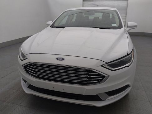 Used 2018 Ford Fusion SE w/ Fusion SE Technology Package FWD image 15