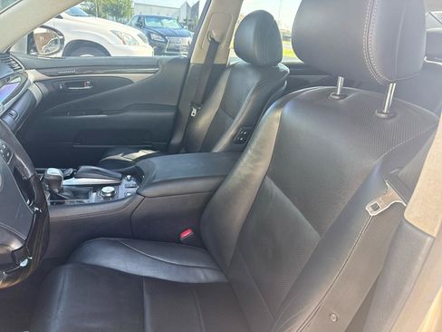 Used 2014 Lexus LS 460 w/ Comfort Package RWD image 37