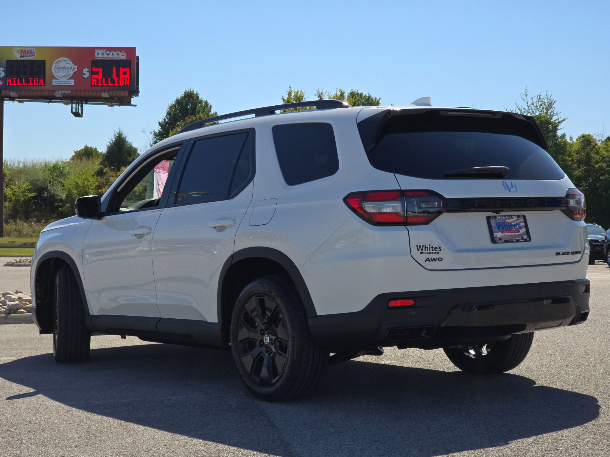 New 2026 Honda Pilot Black Edition image 9