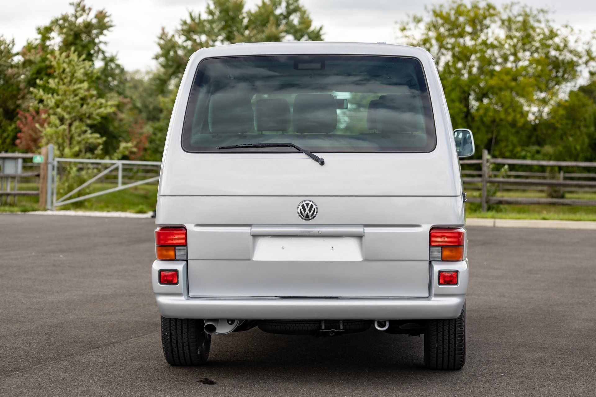 Used 2002 Volkswagen Eurovan MV FWD image 17