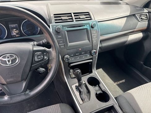 Used 2017 Toyota Camry LE FWD image 10