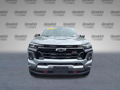 Used 2024 Chevrolet Colorado Z71 w/ Z71 Convenience Package 2 AWD/4WD image 3