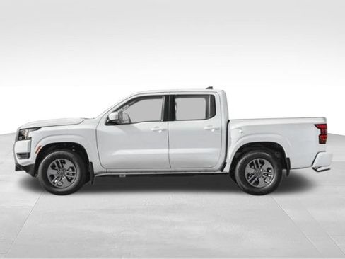 Used 2025 Nissan Frontier SV w/ SV Convenience Package RWD image 6