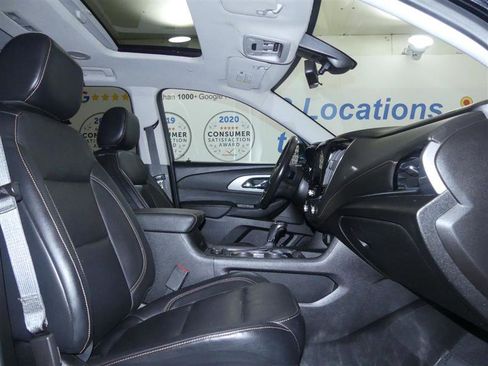 Used 2019 Chevrolet Traverse LT w/ LT Premium Package image 8