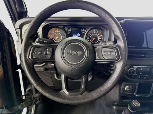 Used 2024 Jeep Wrangler Unlimited Sport AWD/4WD image 13