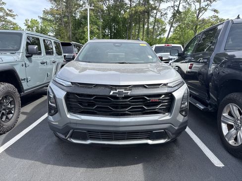 Used 2025 Chevrolet Equinox RS w/ Safety and Technology Package image 3