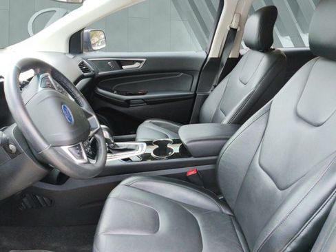 Used 2018 Ford Edge Titanium w/ Technology Package FWD image 7