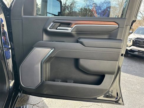 Used 2024 GMC Sierra 2500 Denali w/ Denali Reserve Package image 15