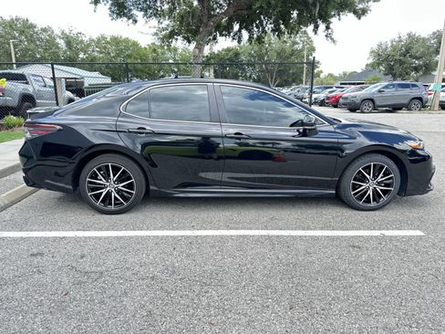 Used 2023 Toyota Camry SE FWD image 10