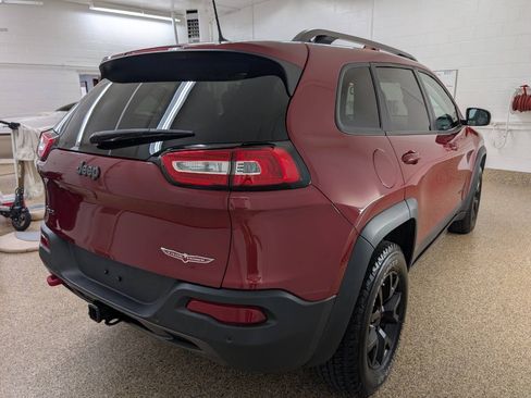 Used 2016 Jeep Cherokee Trailhawk w/ Leather Interior Group AWD/4WD image 4