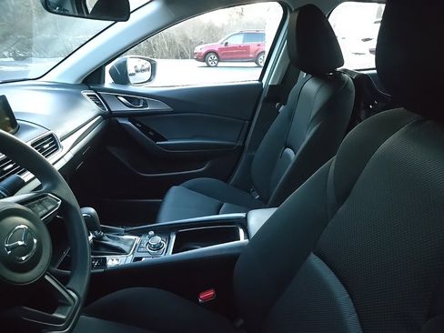 Used 2018 MAZDA MAZDA3 Sport image 9