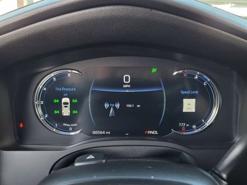 Used 2018 Cadillac Escalade 2WD image 22