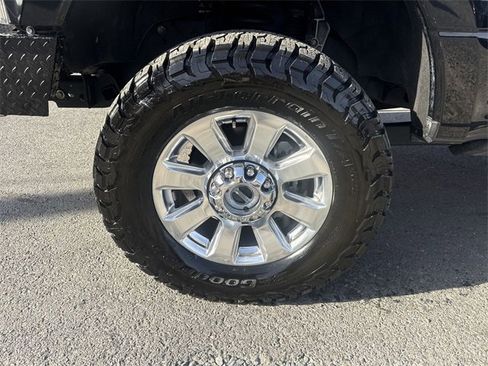 Used 2022 Ford F250 Platinum w/ FX4 Off-Road Package image 10