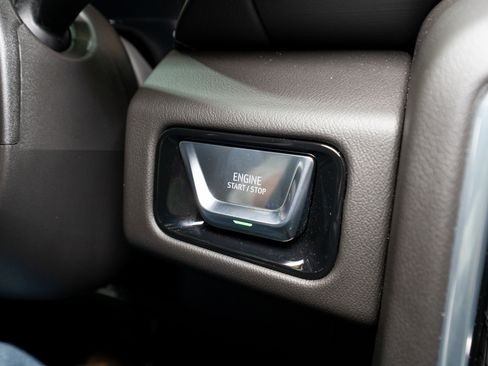 Used 2025 GMC Yukon Denali image 27