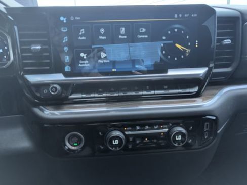 Used 2023 Chevrolet Silverado 1500 LT AWD/4WD image 19