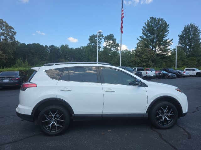 Used 2018 Toyota RAV4 SE w/ Advanced Technology Package FWD image 8