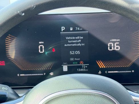 Used 2025 Kia Sorento LX image 19