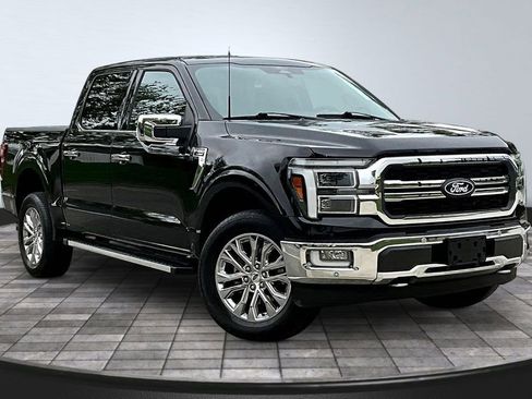 Used 2024 Ford F150 Lariat w/ Tow/Haul Package AWD/4WD image 3