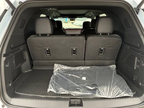 New 2026 Chevrolet Traverse RS w/ LPO, Floor Liner Package image 16