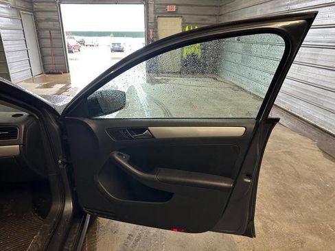 Used 2011 Volkswagen Jetta TDI image 29