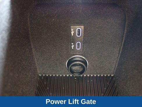 Used 2023 BMW 760i xDrive image 21