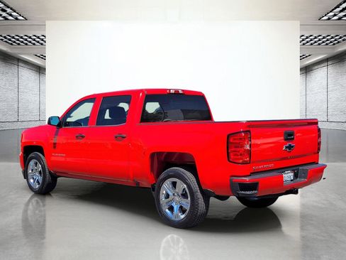 Used 2018 Chevrolet Silverado 1500 Custom w/ Custom Value Package RWD image 9
