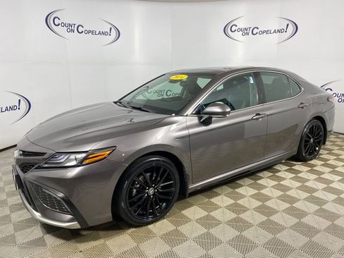 Used 2024 Toyota Camry XSE image 3