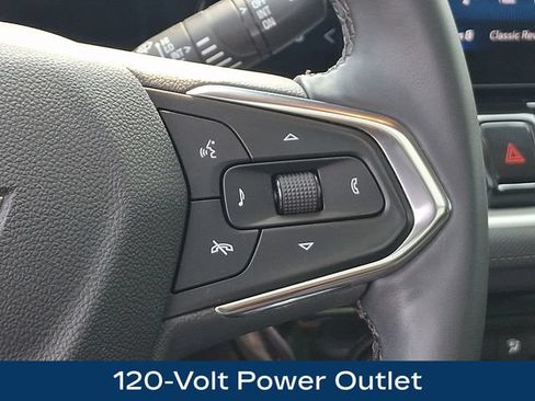 Used 2025 Chevrolet TrailBlazer LT w/ Convenience Package AWD/4WD image 8