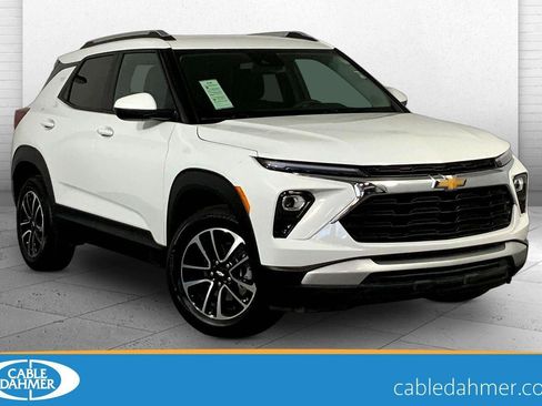 Used 2025 Chevrolet TrailBlazer LT AWD/4WD image 1