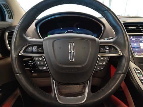 Used 2019 Lincoln Nautilus Reserve image 19