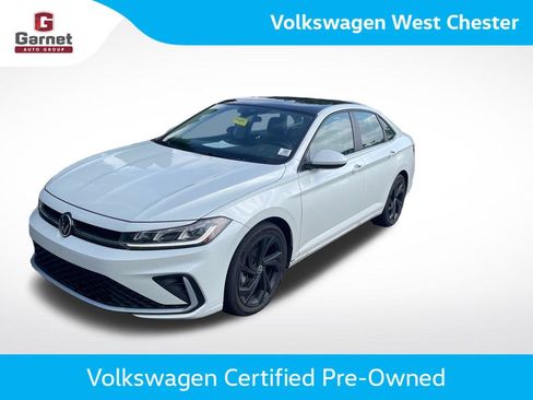 Used 2026 Volkswagen Jetta SE w/ Black Wheel Package FWD image 1